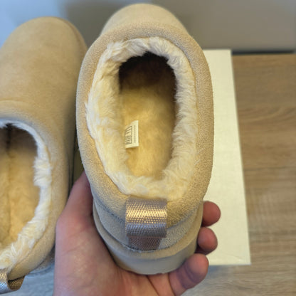2 Corinthians 5:7 Clogs